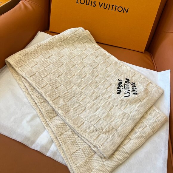 Louis Vuitton Knit Scarf - Picture 2 of 6